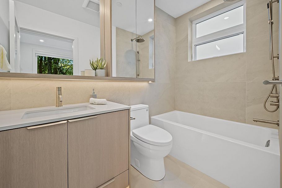 2005 E 13th Avenue Vancouver, BC - 28