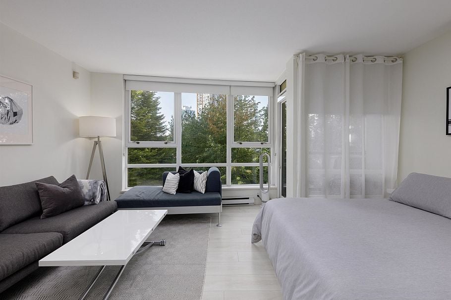 301 928 Beatty Street Vancouver, BC - 2