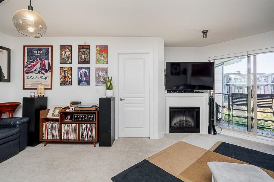 423 738 E 29th Avenue Vancouver, BC - 5
