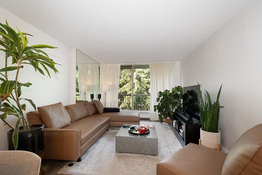901 2020 Fullerton Avenue North Vancouver, BC - 1