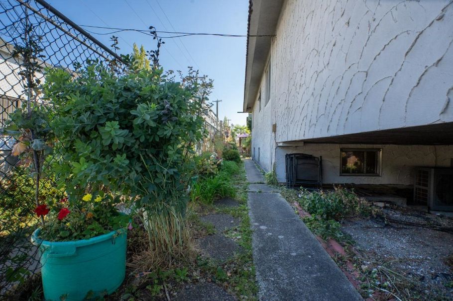 659 E 22nd Avenue Vancouver, BC - 9