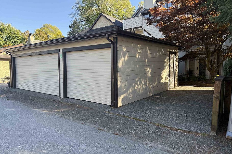 1975 W 13th Avenue Vancouver, BC - 36