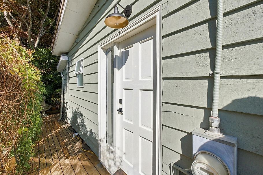 2787 Panorama Drive North Vancouver, BC - 24
