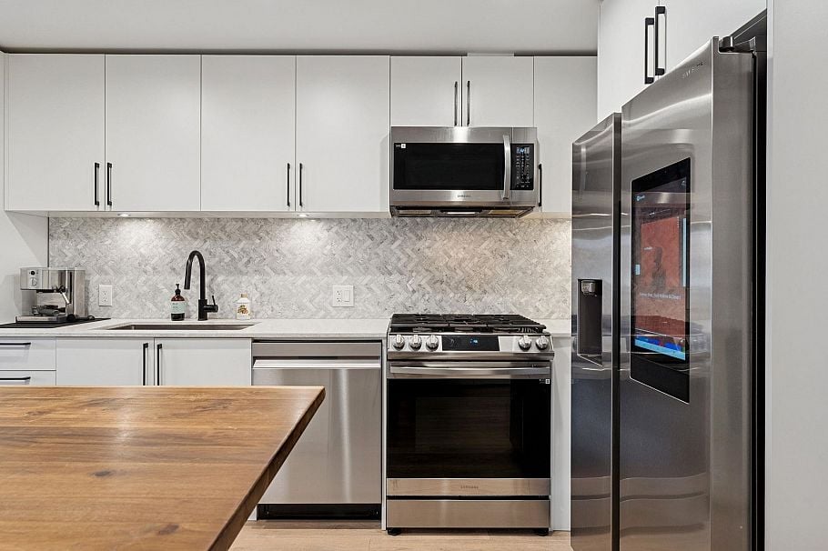 142 545 E 2nd Street North Vancouver, BC - 5