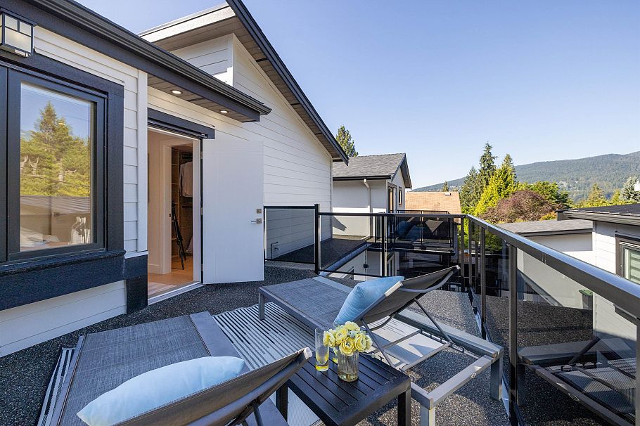 806 Montroyal Boulevard North Vancouver, BC - 31