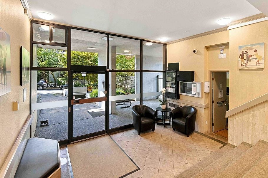 605 1725 Pendrell Street Vancouver, BC - 2