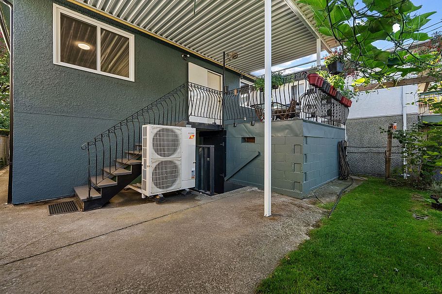 2621 Cambridge Street Vancouver, BC - 4