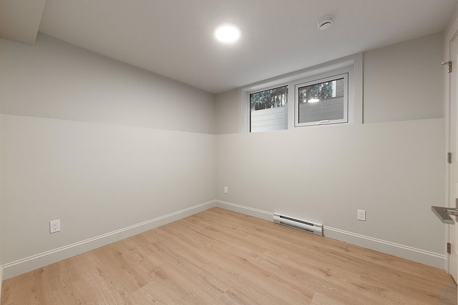 3579 W 19th Avenue Vancouver, BC - 37