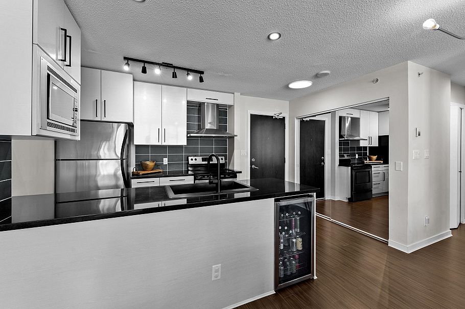 306 633 Abbott Street Vancouver, BC - 5