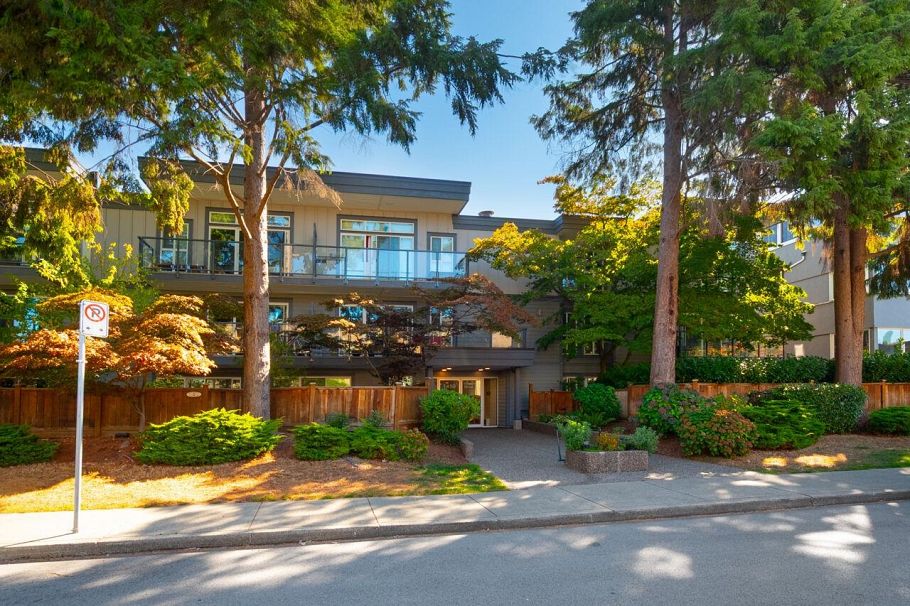 106 1450 Laburnum Street Vancouver, BC - 1