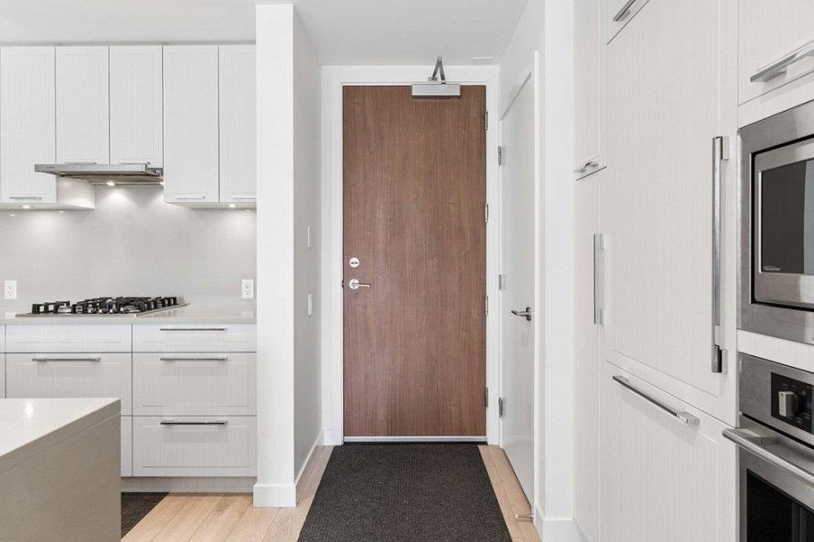 306 6677 Cambie Street Vancouver, BC - 3