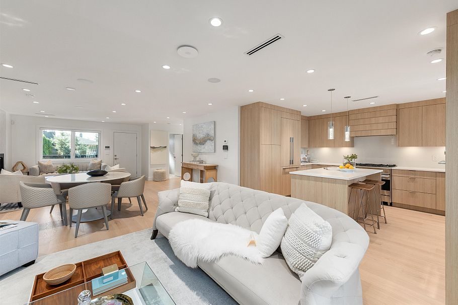 806 Montroyal Boulevard North Vancouver, BC - 11