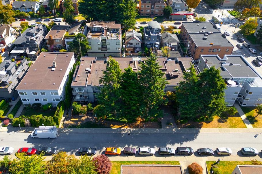 106 1450 Laburnum Street Vancouver, BC - 2