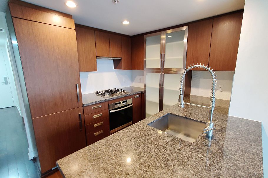 1002 1055 Richards Street Vancouver, BC - 16