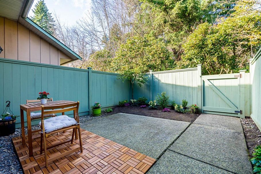 34 900 17th Street North Vancouver, BC - 5