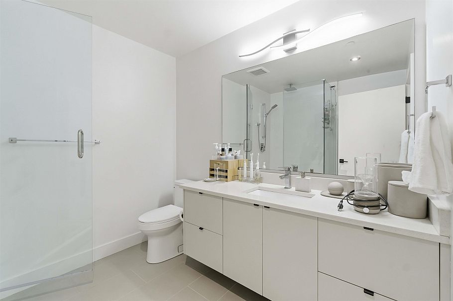 1533 E 5th Avenue Vancouver, BC - 27