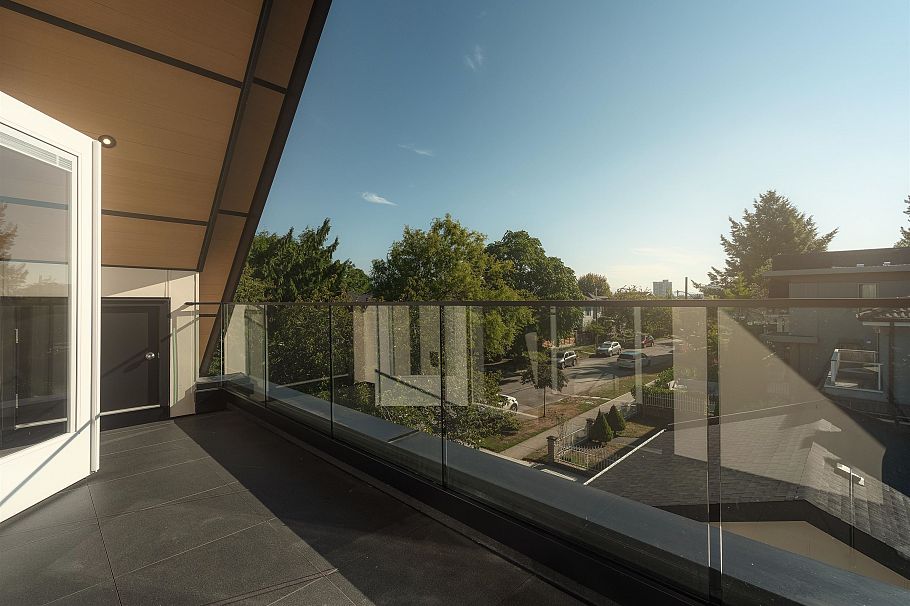 2 812 E 26th Avenue Vancouver, BC - 8
