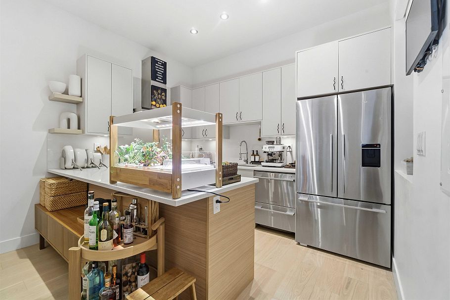 1533 E 5th Avenue Vancouver, BC - 14