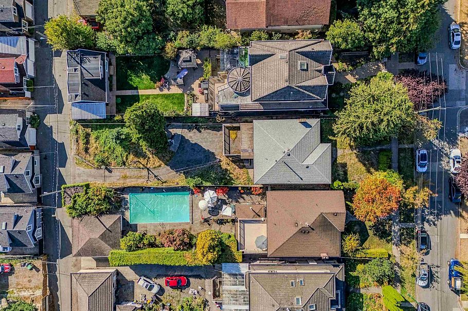 1154 E 53rd Avenue Vancouver, BC - 24