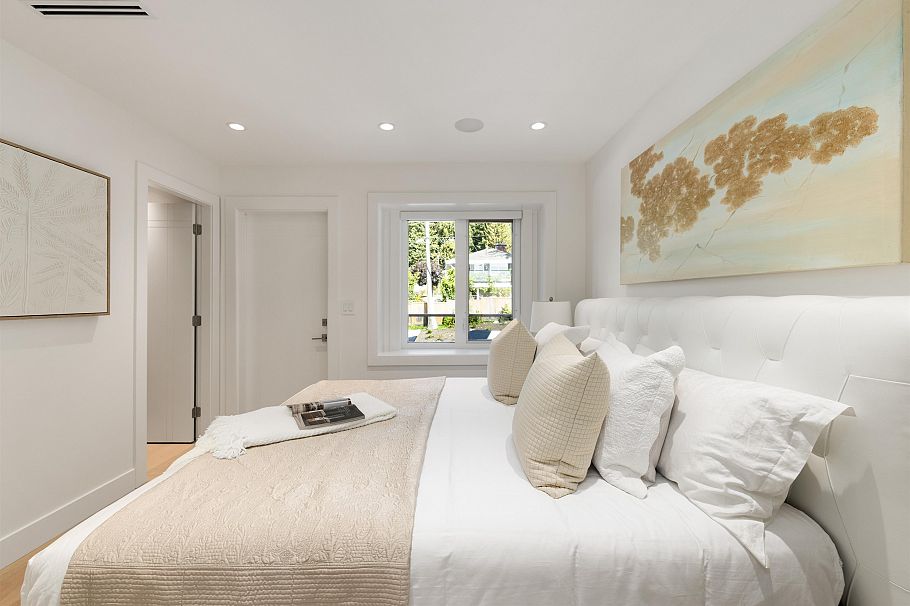 806 Montroyal Boulevard North Vancouver, BC - 26