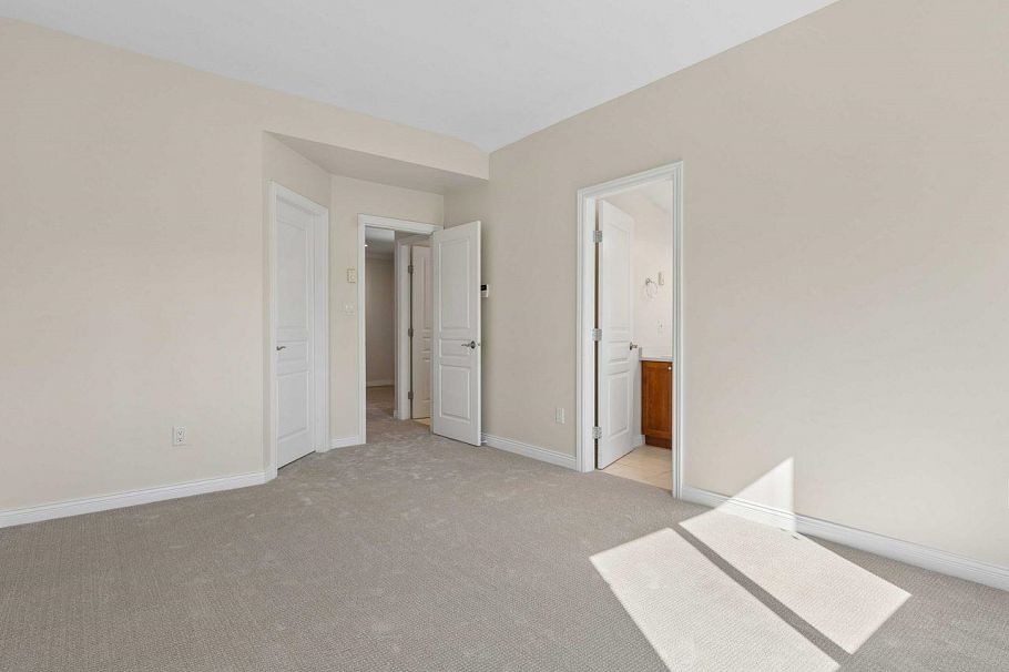 247 E 19th Street North Vancouver, BC - 24