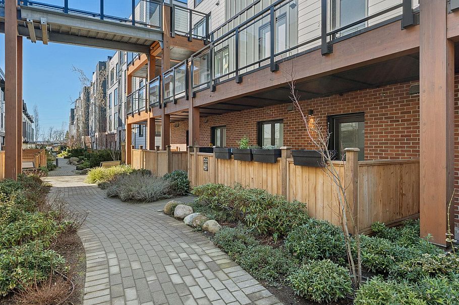 142 545 E 2nd Street North Vancouver, BC - 17