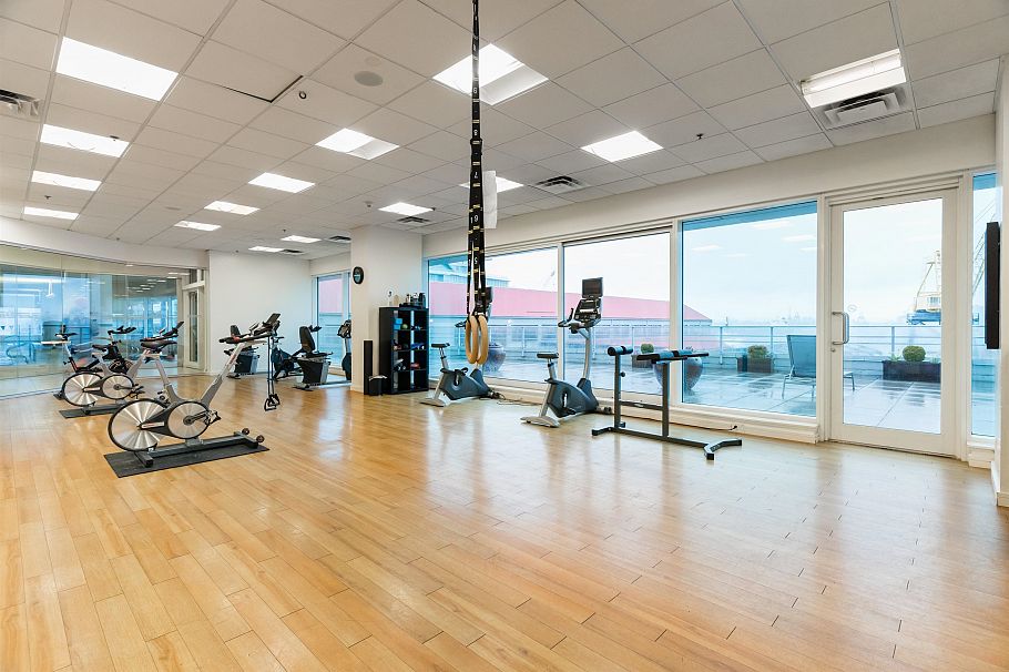 204 175 Victory Ship Way North Vancouver, BC - 32