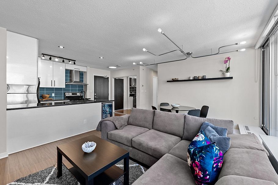 306 633 Abbott Street Vancouver, BC - 4