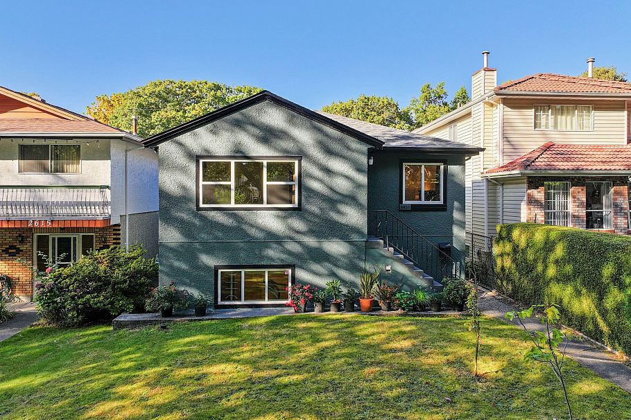 2621 Cambridge Street Vancouver, BC - 1