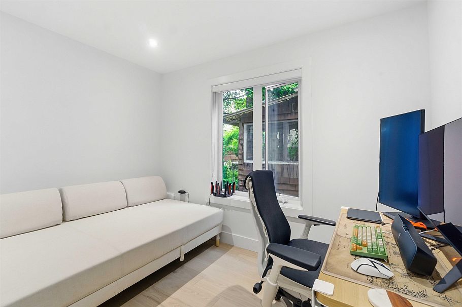 1533 E 5th Avenue Vancouver, BC - 25