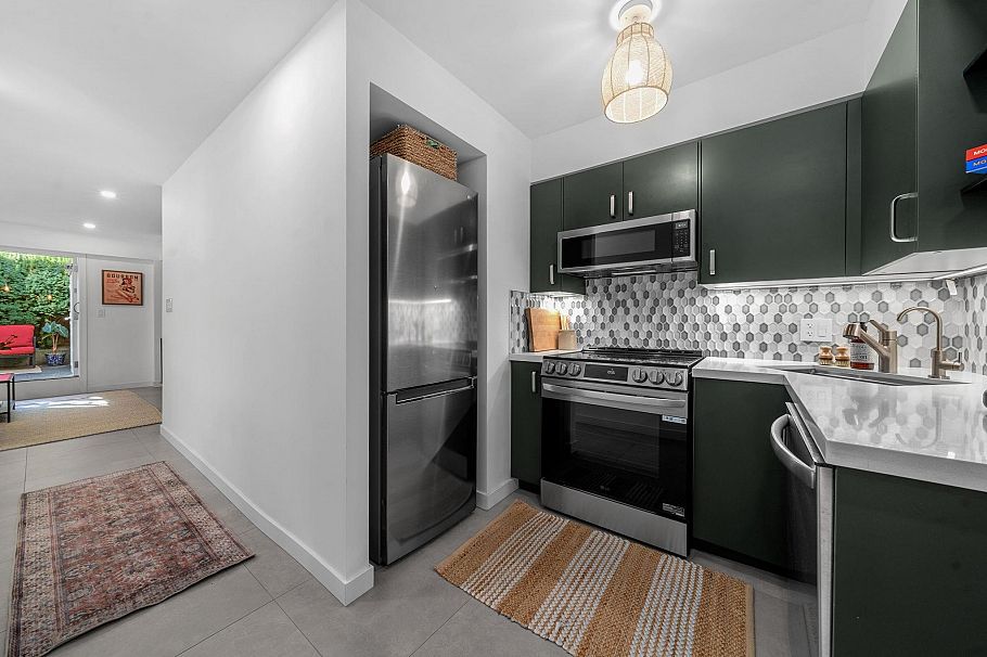 104 828 W 14th Avenue Vancouver, BC - 9