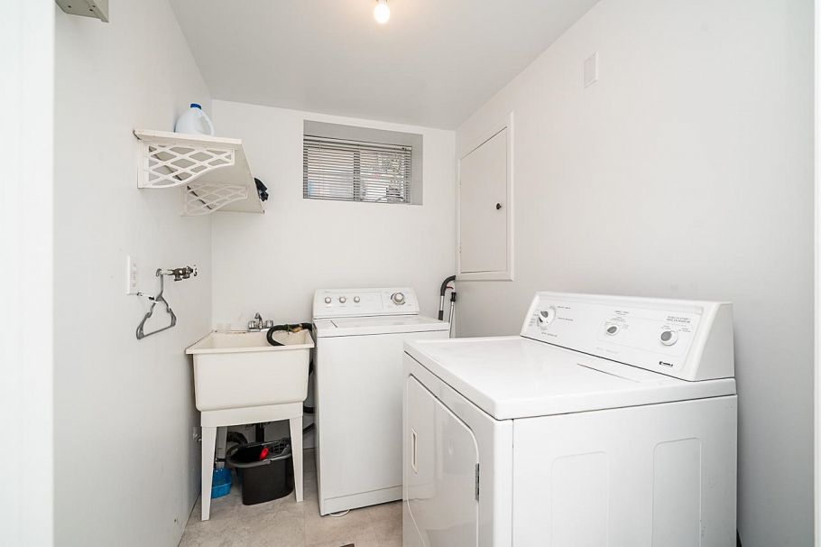 2948 Grant Street Vancouver, BC - 28