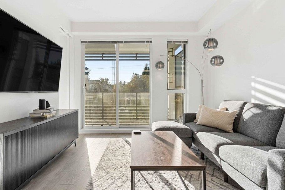 306 6677 Cambie Street Vancouver, BC - 2