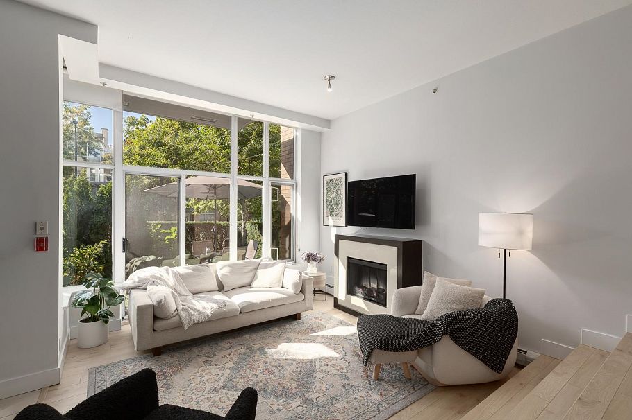 14 166 W 13th Street North Vancouver, BC - 9