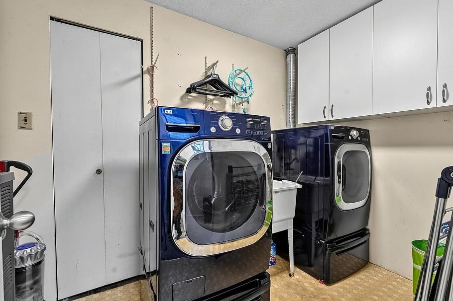 295 W 17th Avenue Vancouver, BC - 25