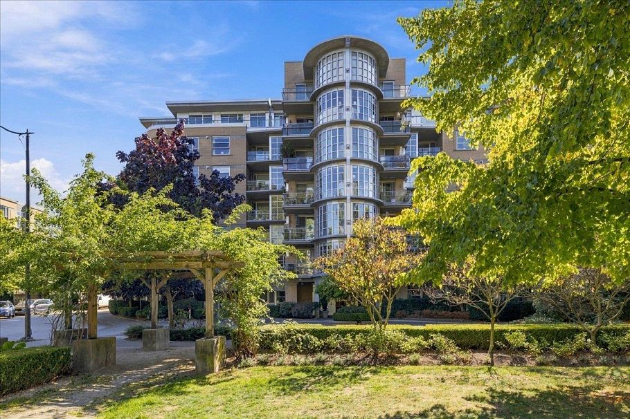 707 2655 Cranberry Drive Vancouver, BC - 2