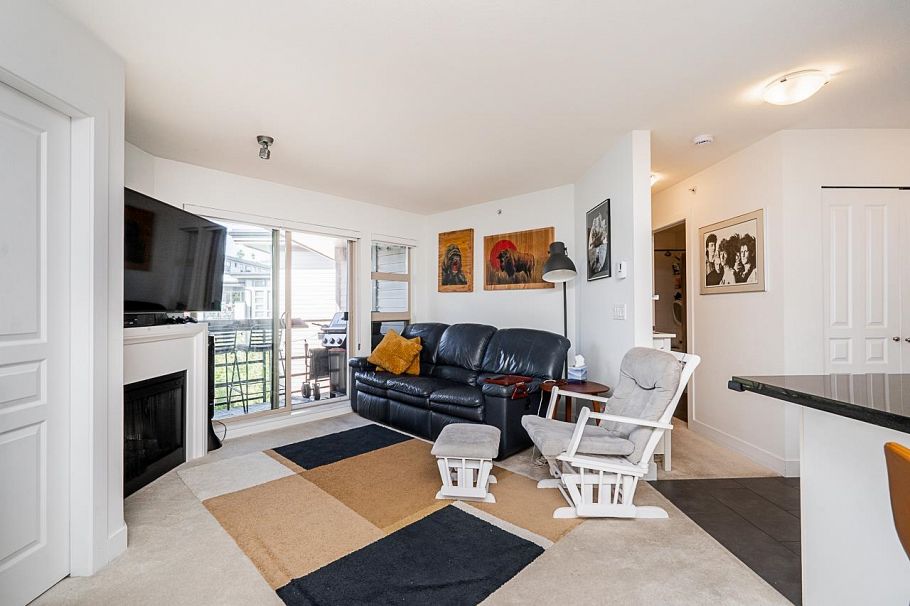 423 738 E 29th Avenue Vancouver, BC - 3