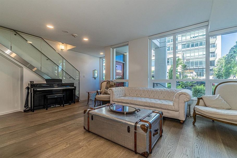2025 Curling Road North Vancouver, BC - 9