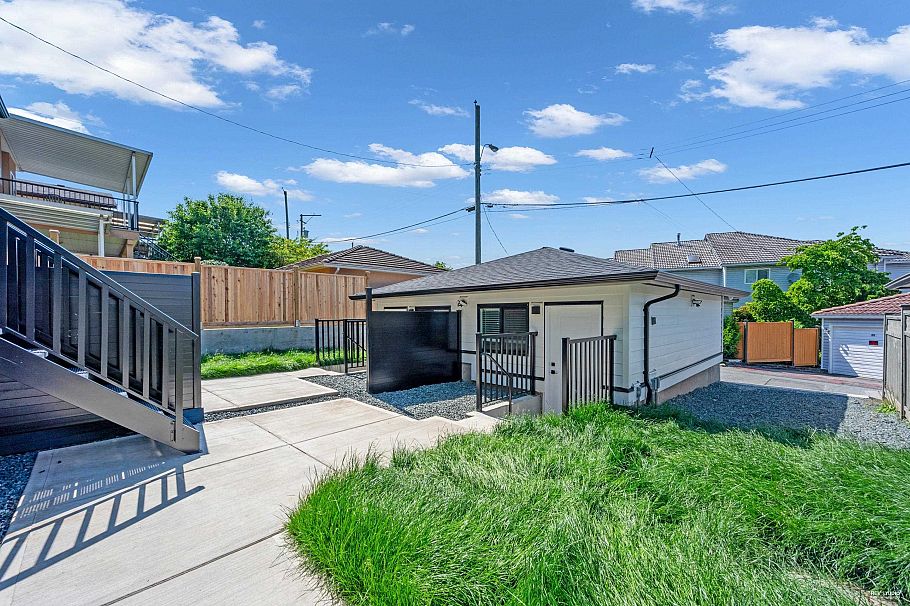 3417 Seaforth Drive Vancouver, BC - 27