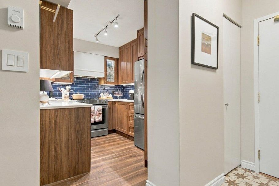 408 488 Helmcken Street Vancouver, BC - 2
