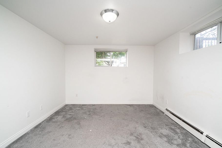 2948 Grant Street Vancouver, BC - 24