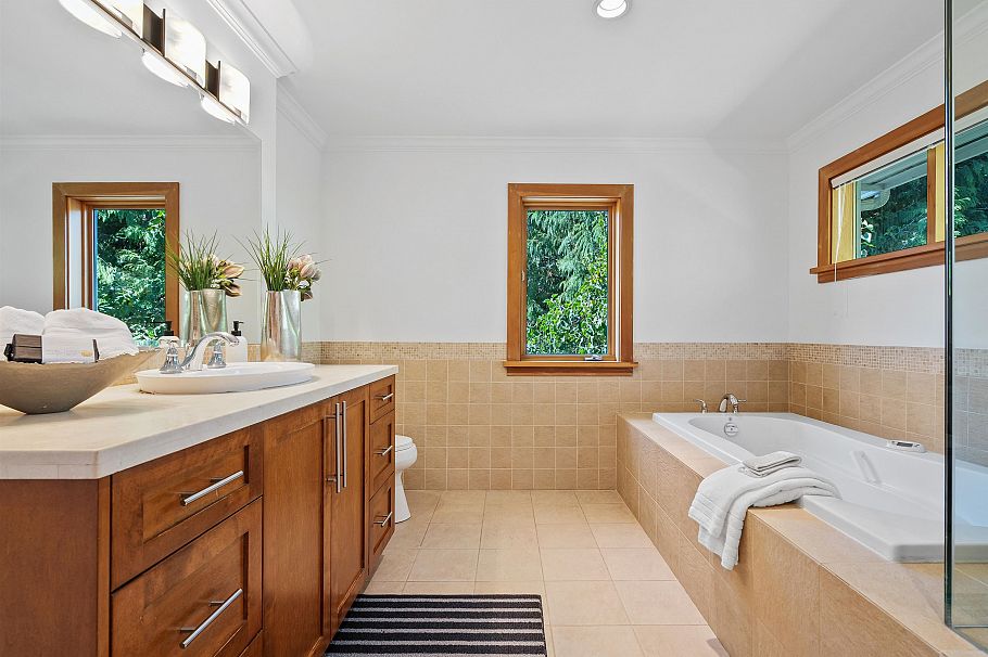 4812 Skyline Drive North Vancouver, BC - 31