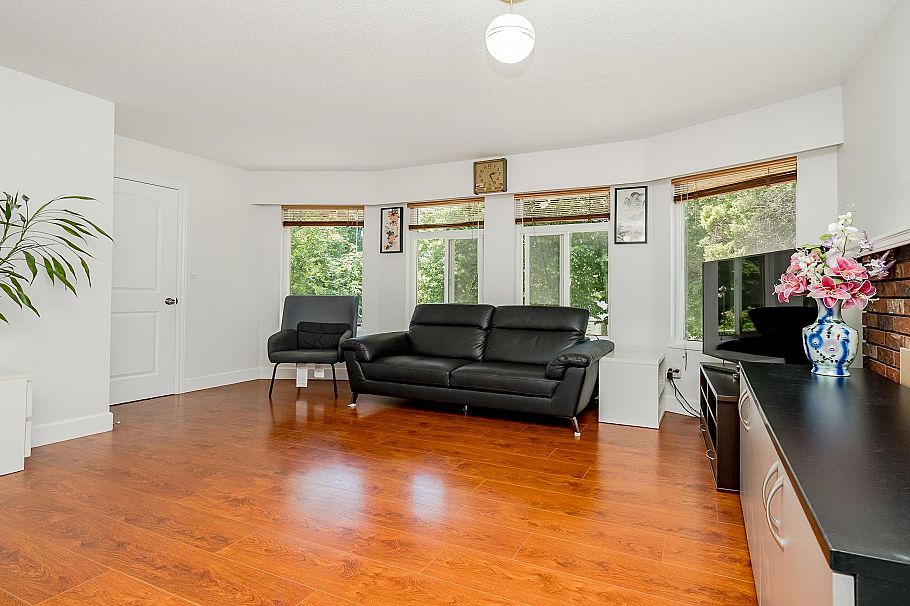 6074 Sherbrooke Street Vancouver, BC - 6
