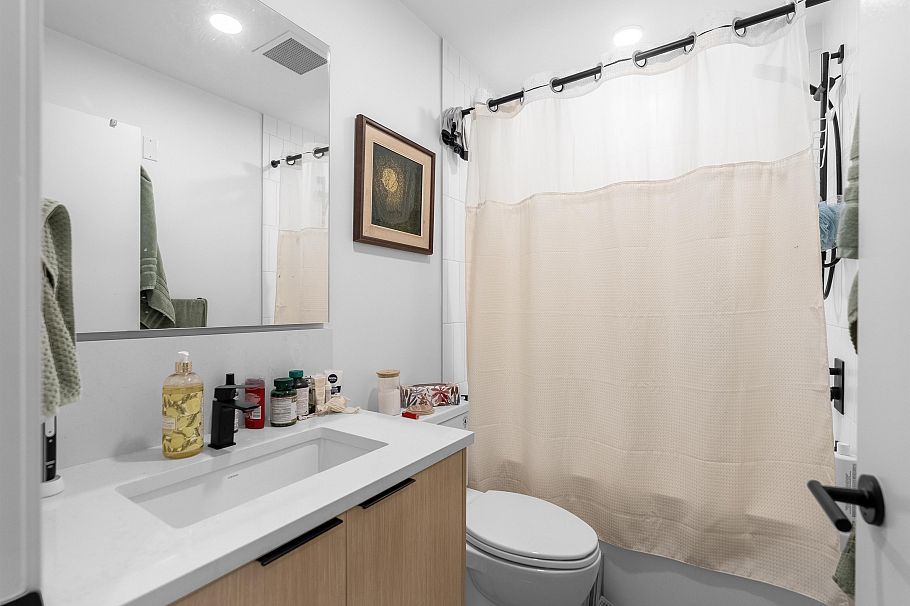 317 422 E 3rd Street North Vancouver, BC - 16