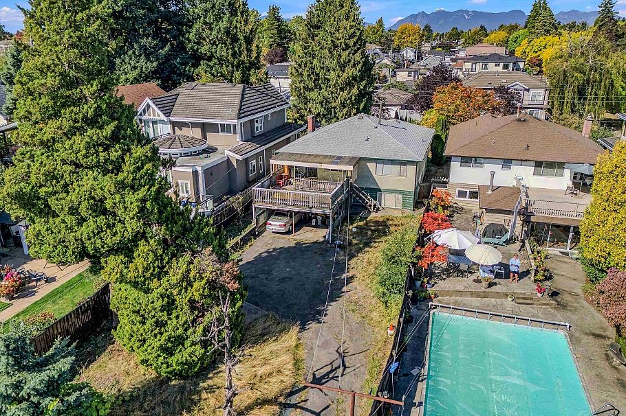 1154 E 53rd Avenue Vancouver, BC - 8