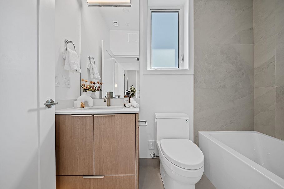 2866 Semlin Drive Vancouver, BC - 27