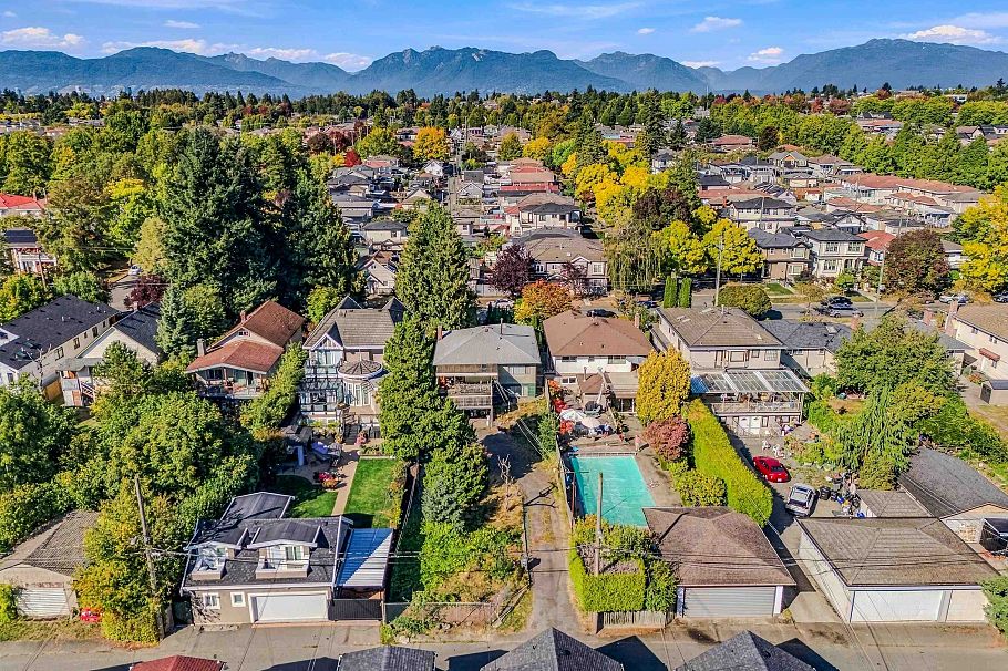 1154 E 53rd Avenue Vancouver, BC - 21