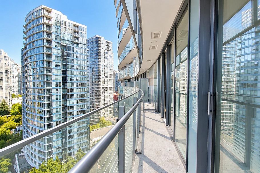 1501 89 Nelson Street Vancouver, BC - 3