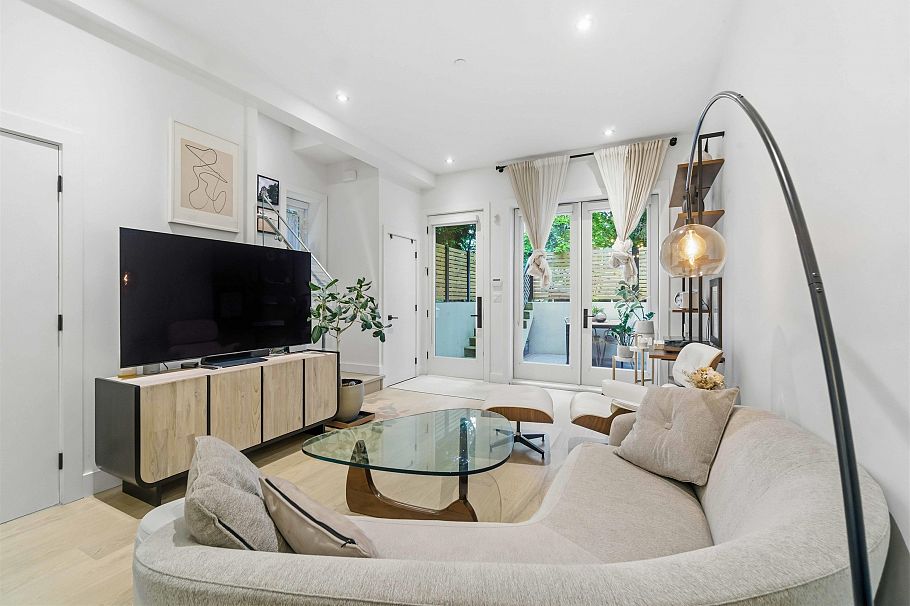 1533 E 5th Avenue Vancouver, BC - 11