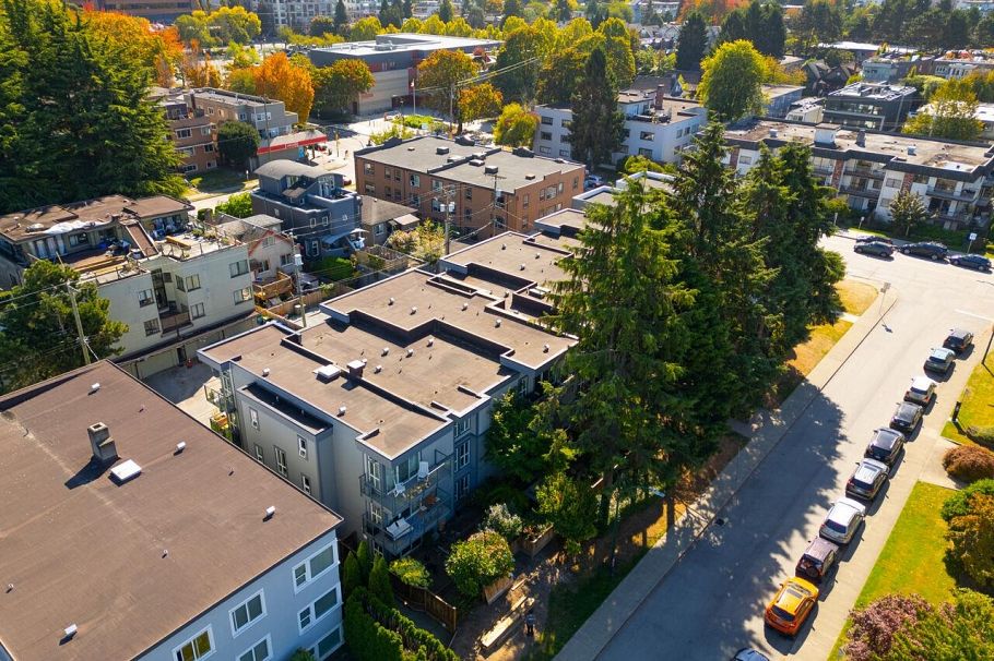 106 1450 Laburnum Street Vancouver, BC - 24